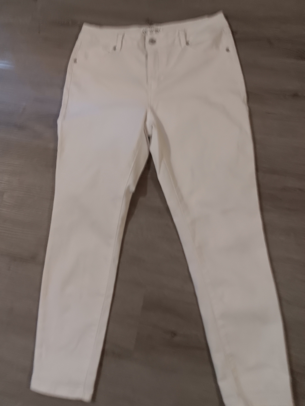 Artisan Women's White Skinny Jeans